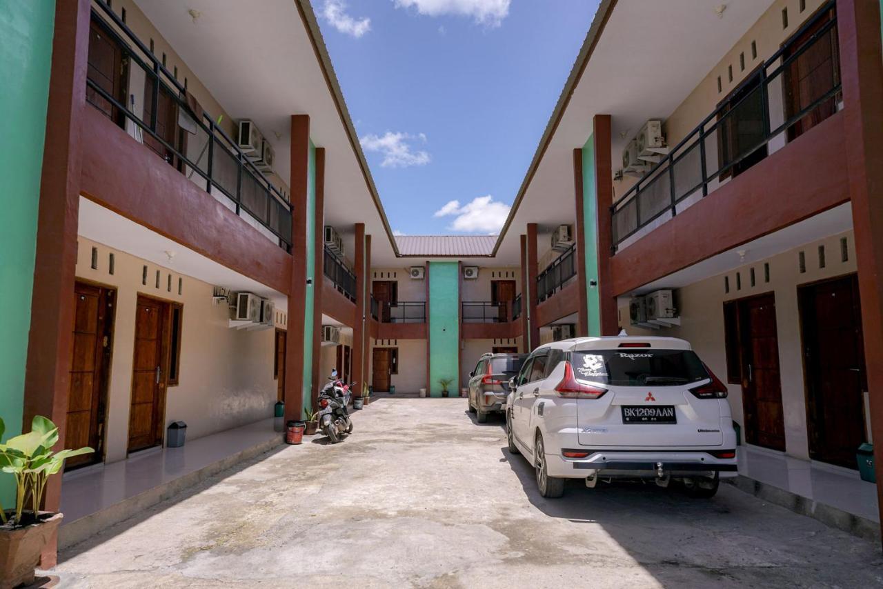 Reddoorz Syariah Near Bukit Teletubbies Padangsidempuan Hotel Exterior photo